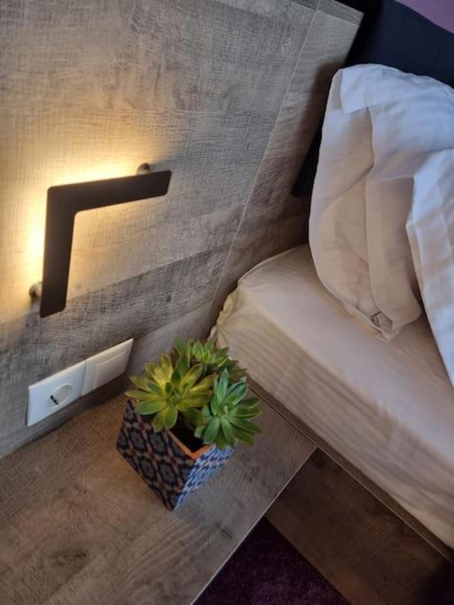 Ellis Apartment Ateny Zewnętrze zdjęcie