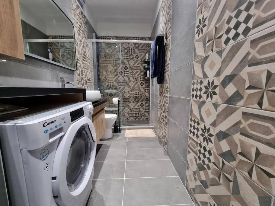 Ellis Apartment Ateny Zewnętrze zdjęcie