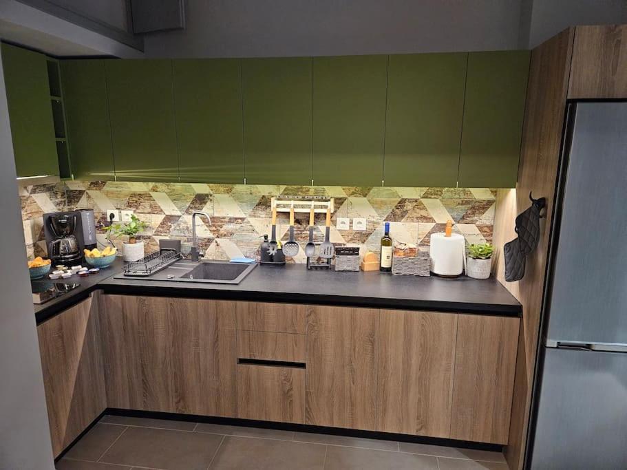 Ellis Apartment Ateny Zewnętrze zdjęcie