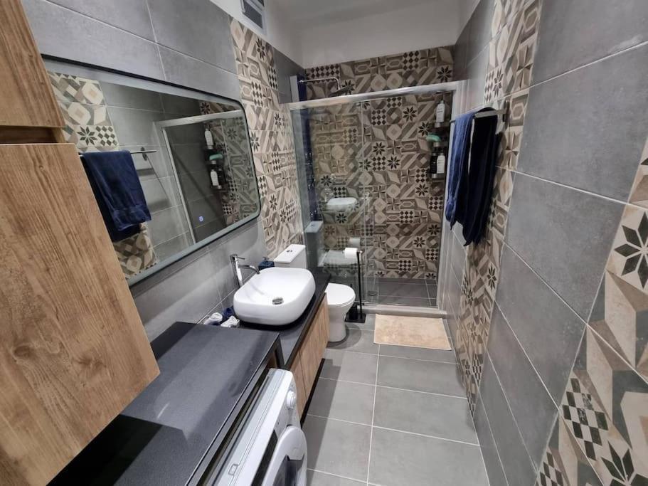 Ellis Apartment Ateny Zewnętrze zdjęcie
